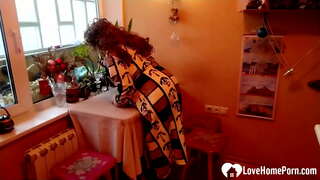 Вона носила сексуальне білизна і пеньочки, тому я повинен був жорстоко її трахнути