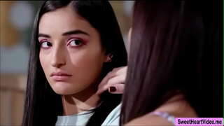 Luna Cruises i Mil Elis uza pa kada un di e otro idioma riba e órgano