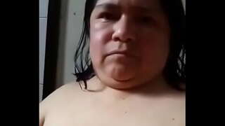 ���ુખ્ત બાથરૂમમાં