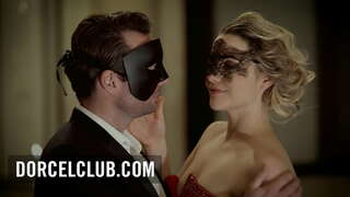 Swinger partisi sırasında yoğun seks