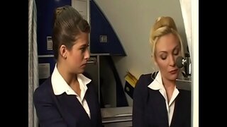 Raguotas skrydžio palydovas sluts čiulpia vaikinas priemonė, baras